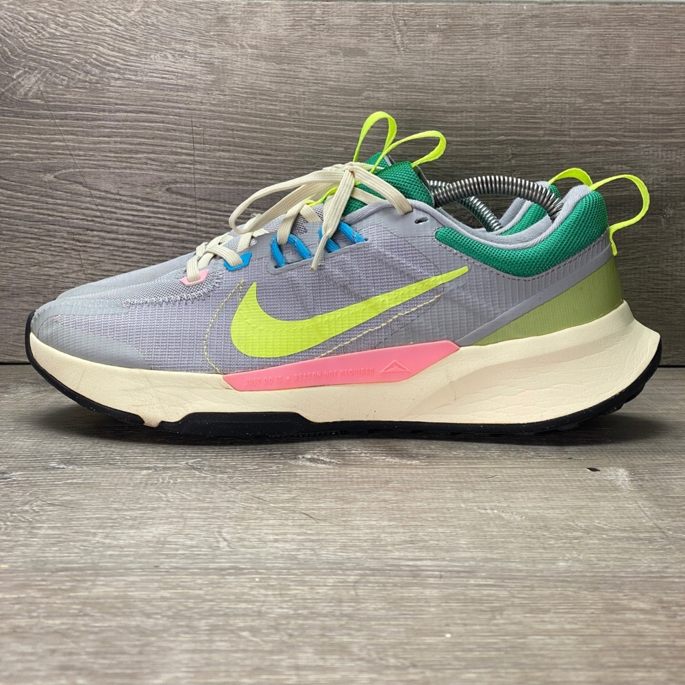 Nike Shoes Pegasus Trail 3 Womens 9.5 Wolf Grey Volt Running DM0822-004